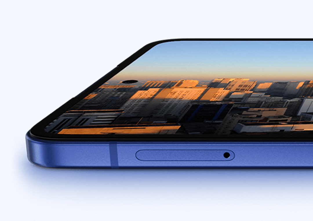 A close-up of the Z Flip 7 horizontally