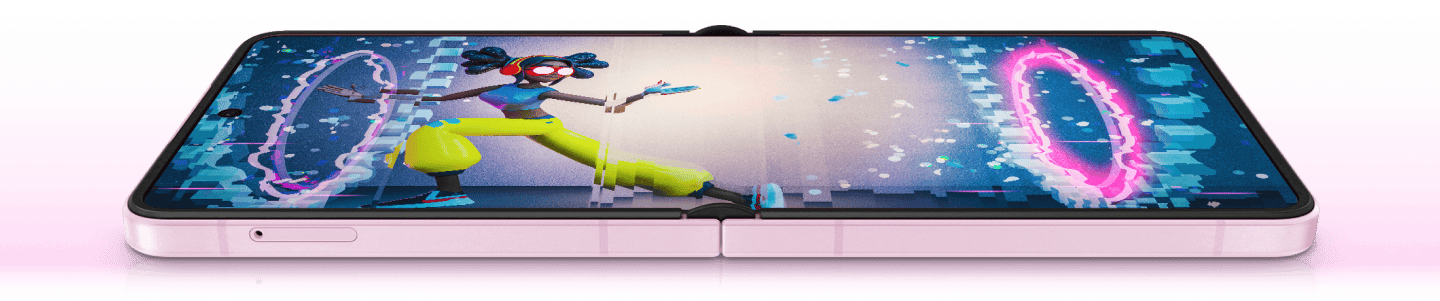 Galaxy Z Flip8's open lying flat with a game on screen