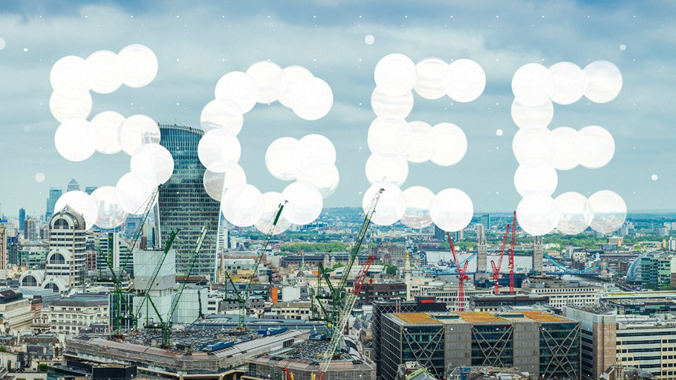 5GEE logo over the London skyline