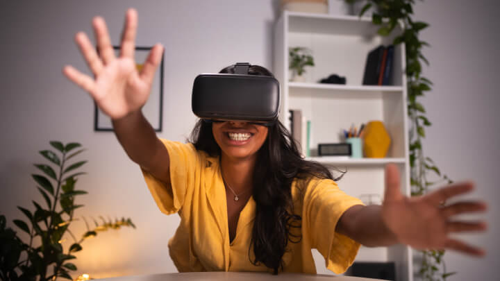 EE virtual reality headsets