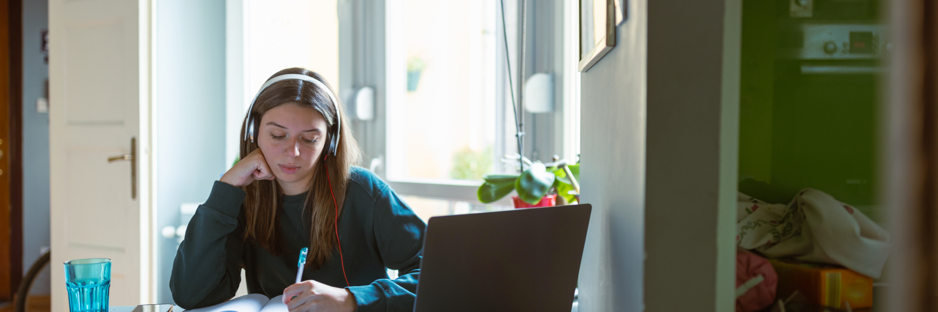 How listening to music while studying helps exam stress | EE